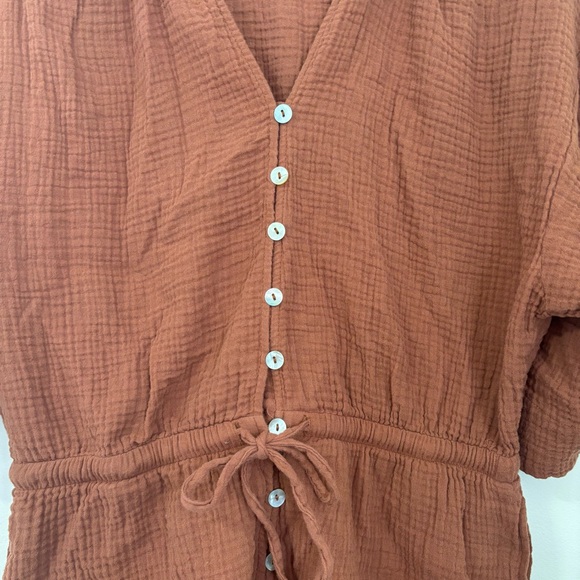 Z Supply Zephyr Cotton Gauze Romper - Picture 3 of 9